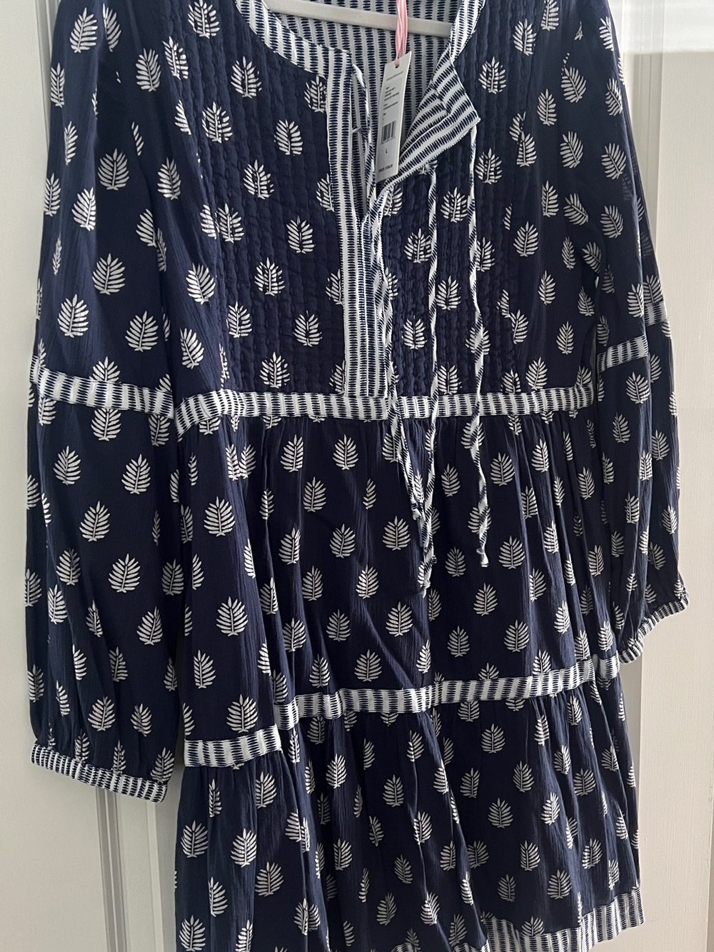 NWT Vineyard Vines Navy and White Leaf-Print Long Sleeve Dress